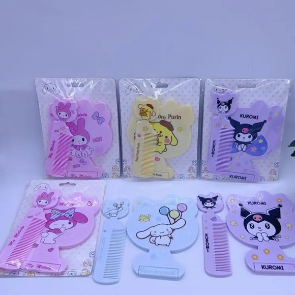 Cartoon Melody Kuromi portable mirror mini comb girl Kuromi beauty comb fold - Picture 2 of 2